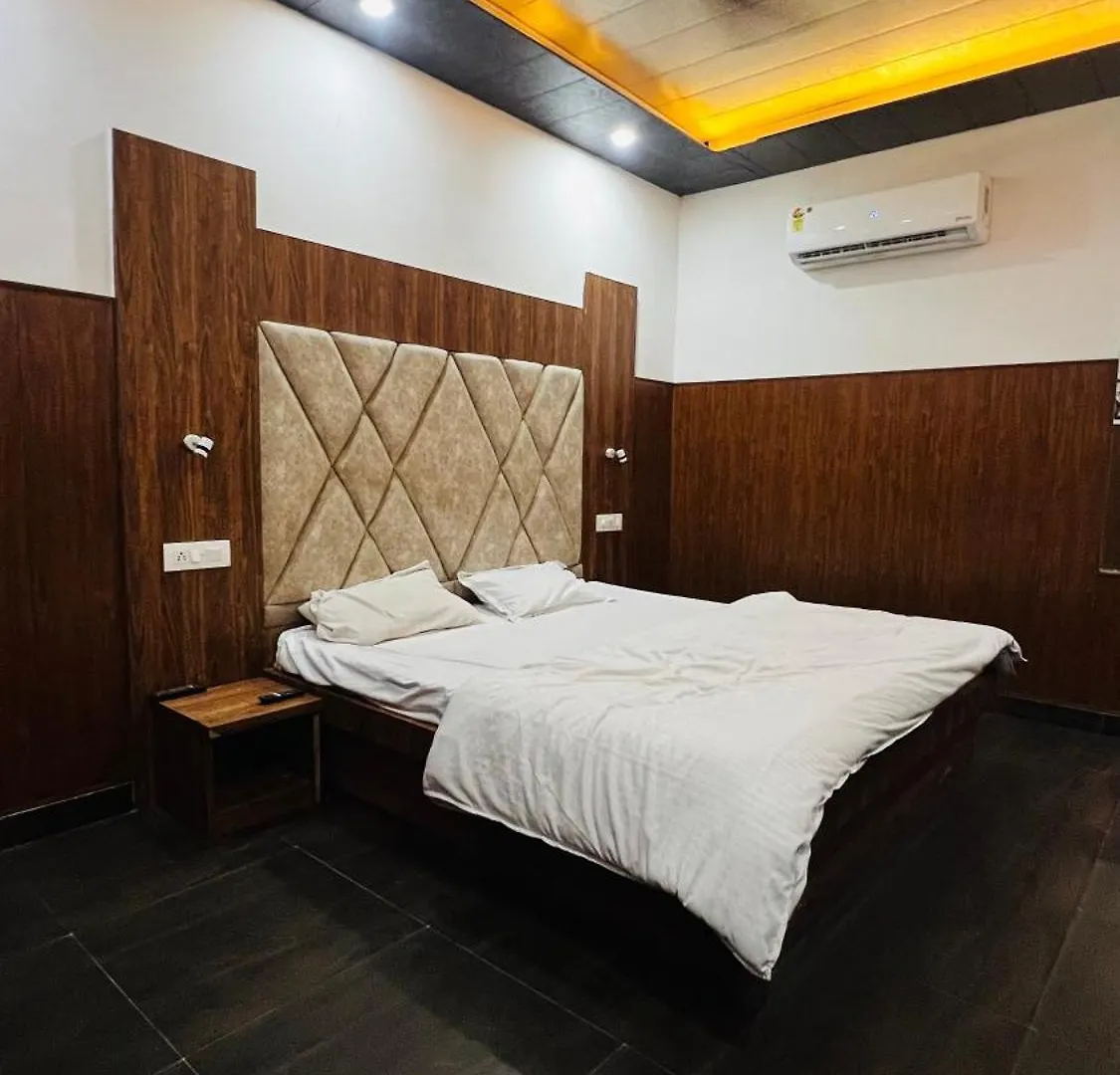 Hotel Ambani Zirakpur India